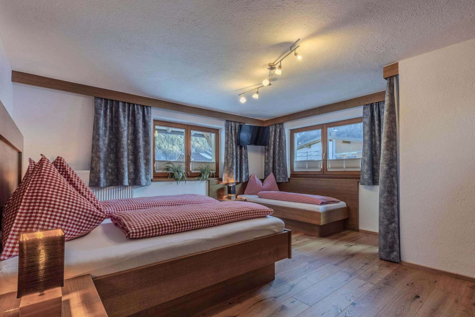 Ferienhaus Tirol Im Oetztal Умхаузен Екстериор снимка